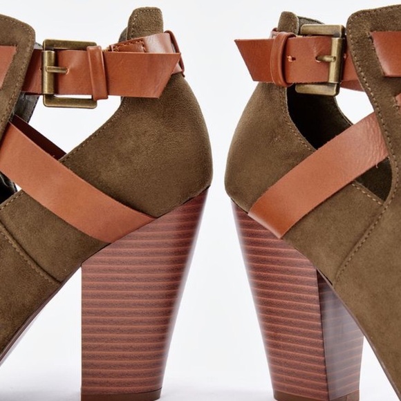 🌟1 Day Sale🌟 Olive Peep Toe High Heel Bootie - Picture 4 of 9